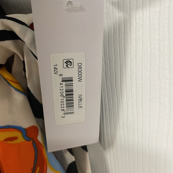 Multicolor Patterned Wrap Dress - Picture 5 of 9